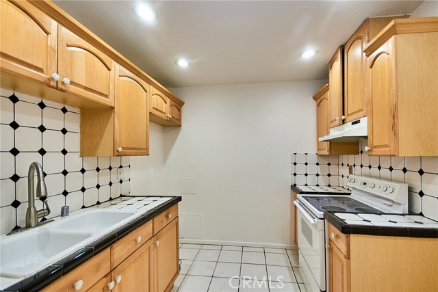 Detail Gallery Image 5 of 28 For 212 S Kraemer Bld #1205,  Placentia,  CA 92870 - 2 Beds | 1 Baths