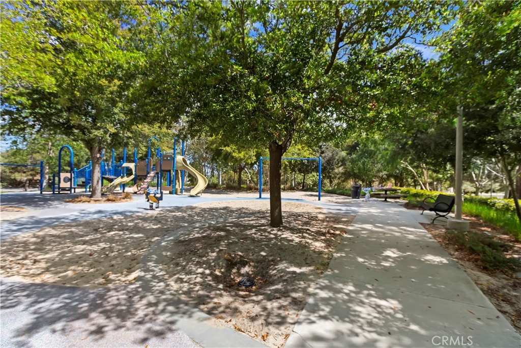 https://media.crmls.org/medias/bc594e25-0c42-47d9-9fca-7fc34d598afe.jpg?preset=X-Large