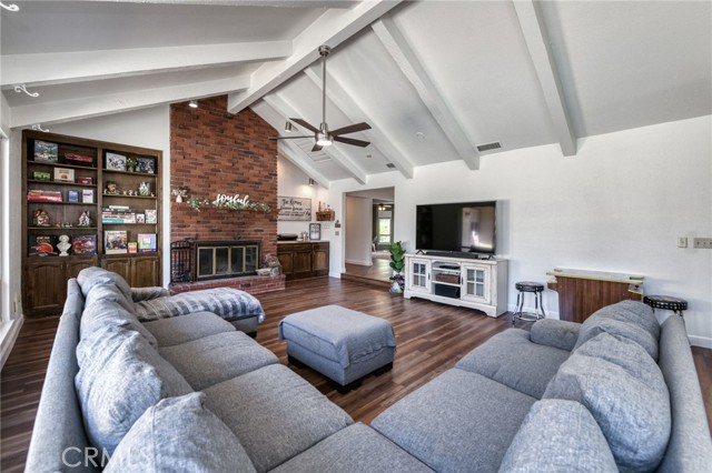 Detail Gallery Image 6 of 38 For 8417 N Del Mar, Fresno,  CA 93711 - 3 Beds | 2 Baths