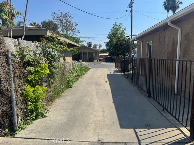 Detail Gallery Image 5 of 8 For 192 S Eureka Ave, San Bernardino,  CA 92410 - – Beds | – Baths