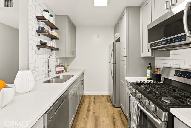 Detail Gallery Image 7 of 34 For 18620 Hatteras Street #223,  Tarzana,  CA 91356 - 3 Beds | 2 Baths
