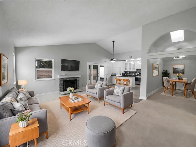 Detail Gallery Image 2 of 26 For 658 N Quince Ave, Rialto,  CA 92376 - 3 Beds | 2 Baths