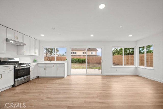 554 E Fairfield Court, Ontario CA: https://media.crmls.org/medias/bc5b1553-c5e8-44d7-81c7-db4b10a33ec7.jpg