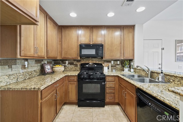 28507 Herrera Street, Valencia CA: https://media.crmls.org/medias/bc5bfe0a-eb80-4498-95e4-3421eae2787c.jpg