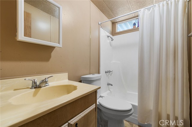 Detail Gallery Image 13 of 26 For 6601 Eucalyptus Dr #11,  Bakersfield,  CA 93306 - 2 Beds | 2 Baths