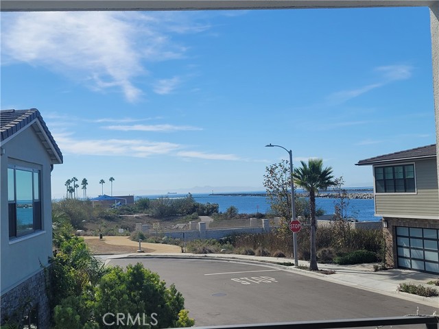 Detail Gallery Image 14 of 25 For 208 Ocean Pl, Seal Beach,  CA 90740 - 4 Beds | 4/2 Baths