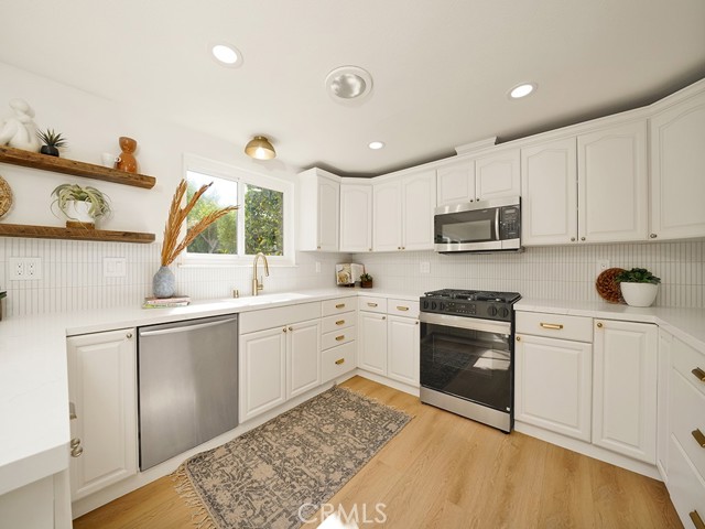 Detail Gallery Image 7 of 22 For 23722 Cavanaugh Rd, Lake Forest,  CA 92630 - 4 Beds | 2 Baths