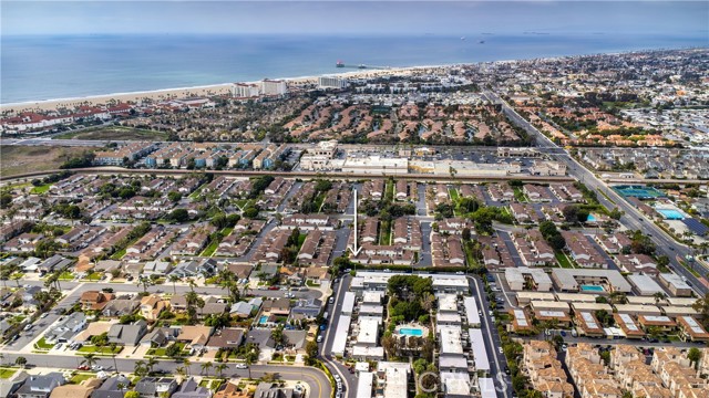 Detail Gallery Image 9 of 9 For 21135 Freeport, Huntington Beach,  CA 92646 - 2 Beds | 1 Baths