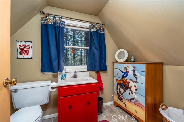 Detail Gallery Image 18 of 26 For 1151 Railroad Ln, Fish Camp,  CA 93623 - 1 Beds | 1/1 Baths