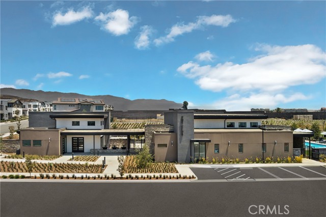 Detail Gallery Image 4 of 13 For 15936 Conservatory Dr, Fontana,  CA 92336 - 4 Beds | 3 Baths