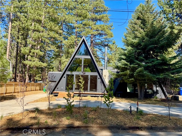 605 Ponderosa Drive, Big Bear Lake CA: https://media.crmls.org/medias/bc5ea8a8-25fb-46f2-9574-90de4a7dc8cc.jpg