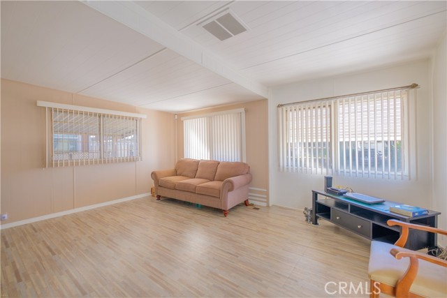 Detail Gallery Image 5 of 26 For 10550 Dunlap Crossing Rd #109,  Whittier,  CA 90606 - 1 Beds | 1 Baths