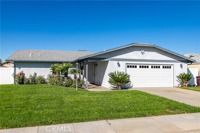 Detail Gallery Image 1 of 17 For 935 Olive Ave, Beaumont,  CA 92223 - 3 Beds | 2 Baths