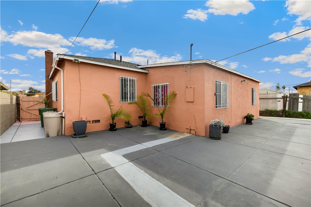 525 119th Street, Los Angeles, California 90044, 6 Bedrooms Bedrooms, ,3 BathroomsBathrooms,Single Family Residence,For Sale,119th,IG24146916