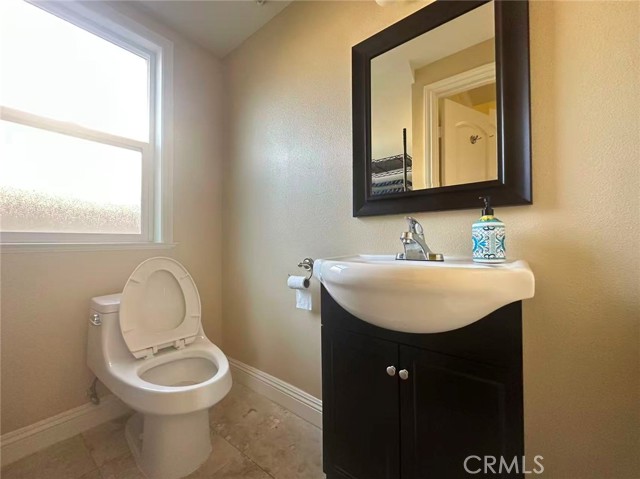 Detail Gallery Image 12 of 13 For 58 S Altadena Dr, Pasadena,  CA 91107 - 3 Beds | 3 Baths