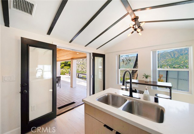 Detail Gallery Image 8 of 40 For 7867 Rim Canyon Rd, Sunland,  CA 91040 - 3 Beds | 3 Baths