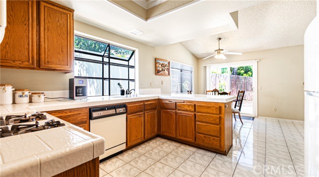 7339 Greenbriar Place, Rancho Cucamonga CA: https://media.crmls.org/medias/bc62d45f-9482-44e0-941d-848704bcbc39.jpg