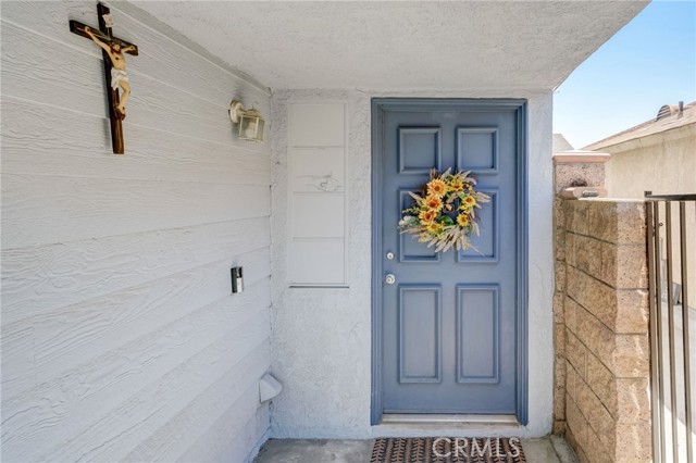 Detail Gallery Image 8 of 39 For 8961 Summerwood Way, Fontana,  CA 92335 - 3 Beds | 2/1 Baths