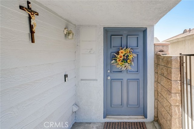 Detail Gallery Image 8 of 39 For 8961 Summerwood Way, Fontana,  CA 92335 - 3 Beds | 2/1 Baths