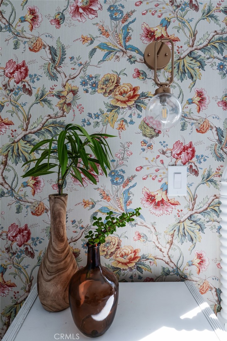 https://media.crmls.org/medias/bc63fb0d-2ffb-4016-93f4-ff20d698d77b.jpg?preset=X-Large