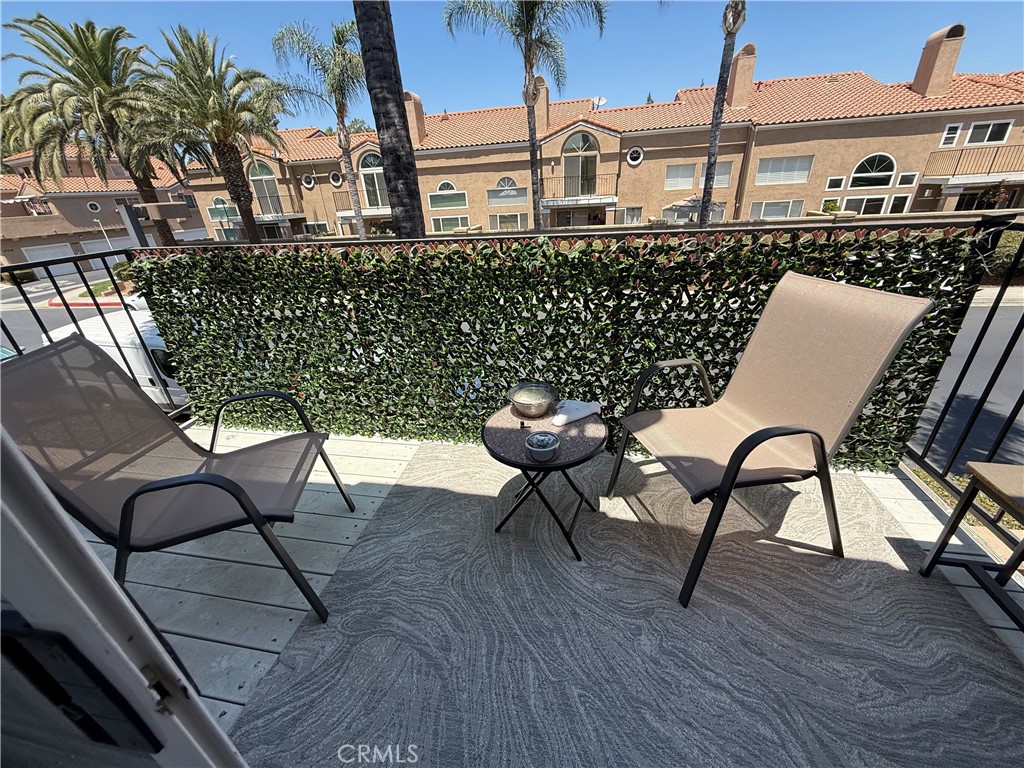 https://media.crmls.org/medias/bc64a8a8-d885-4022-a263-06872237abc1.jpg?preset=X-Large
