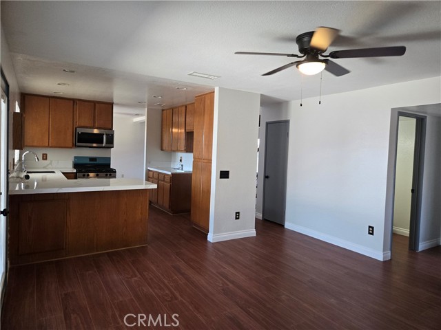 Detail Gallery Image 9 of 22 For 6455 N Ventura Ave, San Bernardino,  CA 92407 - 3 Beds | 2/1 Baths