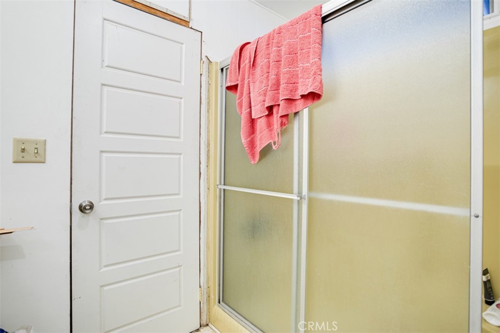 https://media.crmls.org/medias/bc652bb1-9386-491e-ae0d-7bac85e92dfe.jpg?preset=X-Large