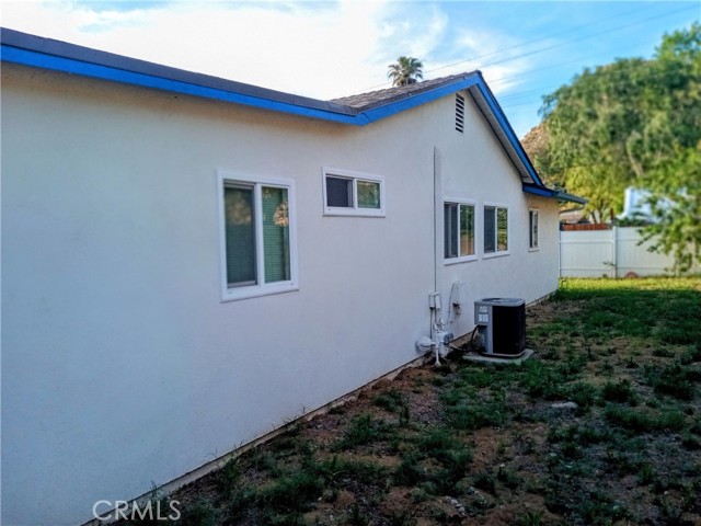 657 Glenhill Drive, Riverside CA: https://media.crmls.org/medias/bc655cc4-0990-4b04-91ce-f7eff78bb0c5.jpg