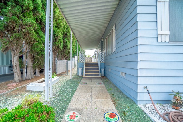 Detail Gallery Image 3 of 25 For 26200 Frampton #33,  Harbor City,  CA 90710 - 2 Beds | 2 Baths