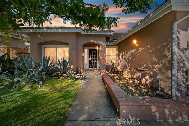 Detail Gallery Image 3 of 54 For 10049 Cartagena, Moreno Valley,  CA 92557 - 4 Beds | 2 Baths