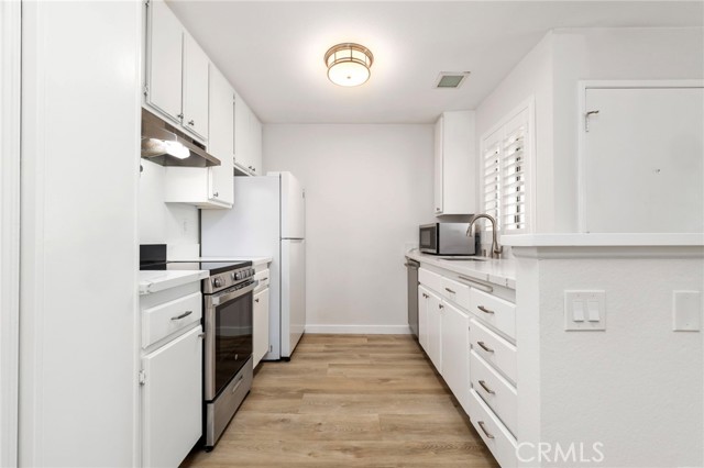 Detail Gallery Image 7 of 36 For 26176 Sanz #C,  Mission Viejo,  CA 92691 - 1 Beds | 1 Baths