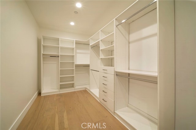 Detail Gallery Image 11 of 16 For 305 La Jolla Dr, Newport Beach,  CA 92663 - 2 Beds | 2/1 Baths