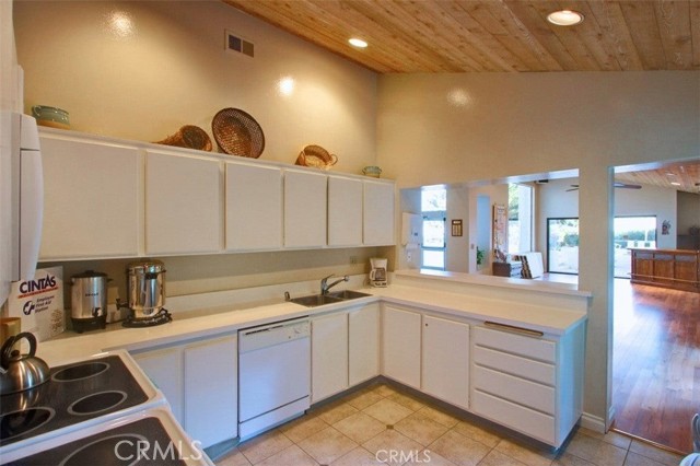 22841 Veranada Road, Laguna Niguel CA: https://media.crmls.org/medias/bc675067-a401-4a68-a6f2-6f8a21b5cb9b.jpg