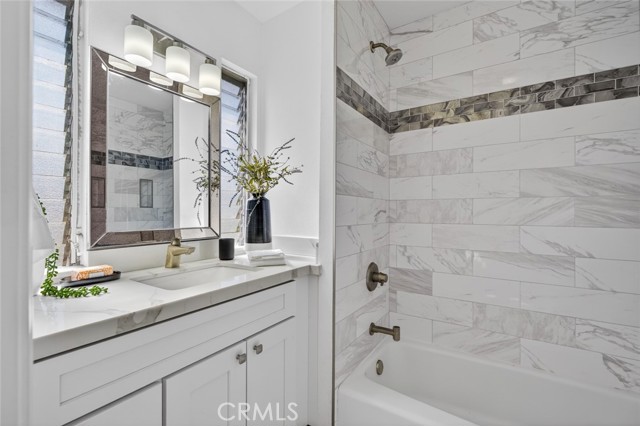 Detail Gallery Image 29 of 33 For 1074 Buckingham, Newport Beach,  CA 92660 - 2 Beds | 2/1 Baths