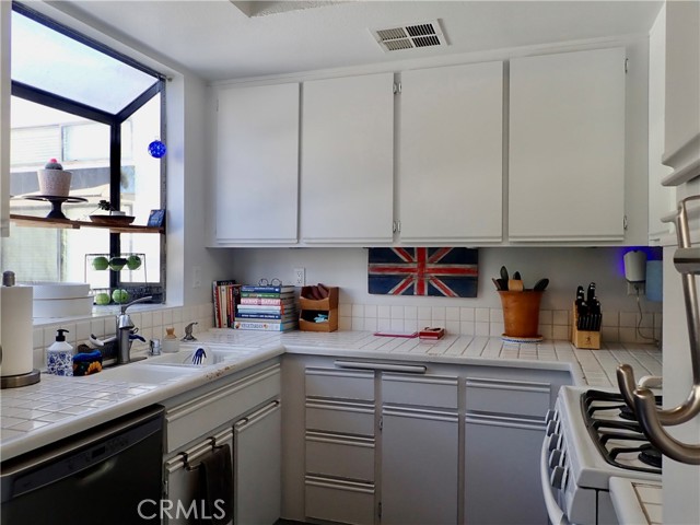 Detail Gallery Image 6 of 15 For 4257 Las Virgenes Rd #1,  Calabasas,  CA 91302 - 2 Beds | 2 Baths