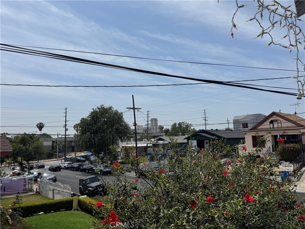https://media.crmls.org/medias/bc68074a-b6f1-4c8c-a1a0-af488725d1b4.jpg?preset=X-Large