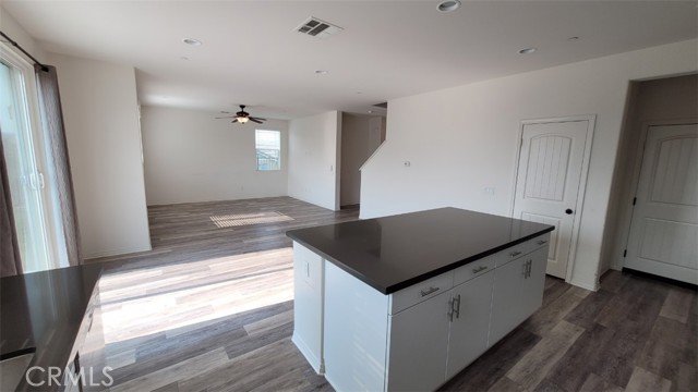 Detail Gallery Image 10 of 35 For 22056 Windham Way, Saugus,  CA 91350 - 4 Beds | 3 Baths