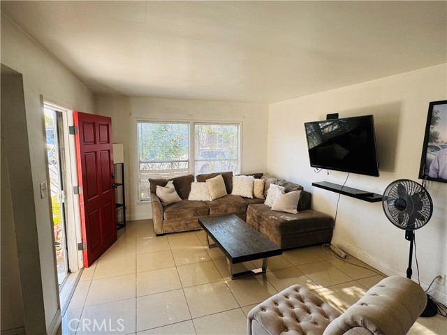 12155 Dunrobin Avenue, Downey CA: https://media.crmls.org/medias/bc6815e0-e138-46ba-bf94-df85de64c61c.jpg