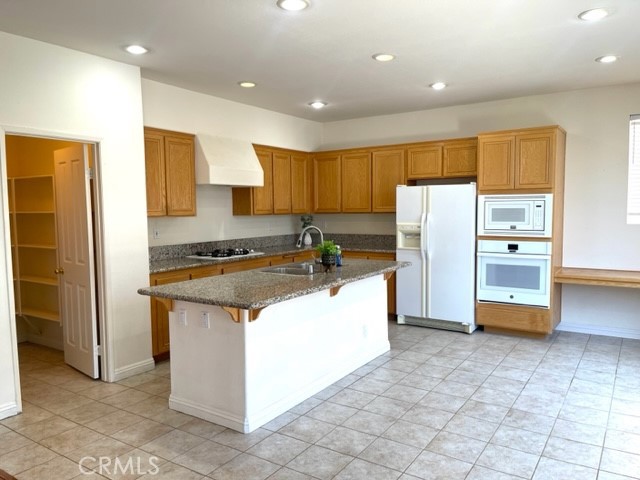 Detail Gallery Image 3 of 22 For 30935 Brassie Ln, Temecula,  CA 92591 - 3 Beds | 2/1 Baths