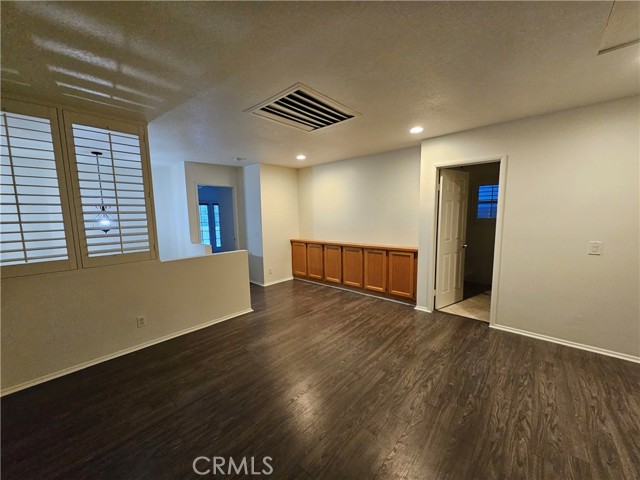 1369 Soundview Circle, Corona CA: https://media.crmls.org/medias/bc693bdf-33cd-41a1-a806-9359a29be157.jpg