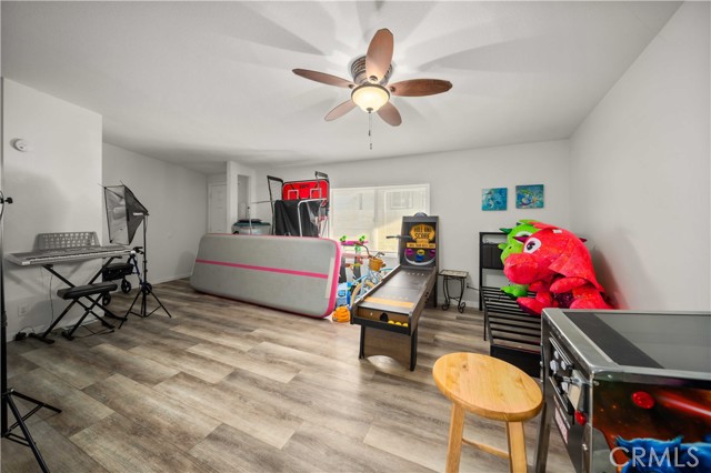Detail Gallery Image 14 of 27 For 1030 E Avenue S #186,  Palmdale,  CA 93550 - 4 Beds | 2 Baths