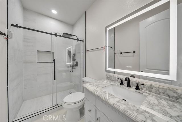 Detail Gallery Image 18 of 62 For 61 Windwalker Way, Tustin,  CA 92782 - 6 Beds | 5/1 Baths