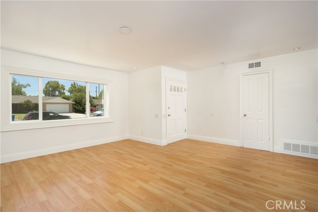 24027 Welby Way photo 7