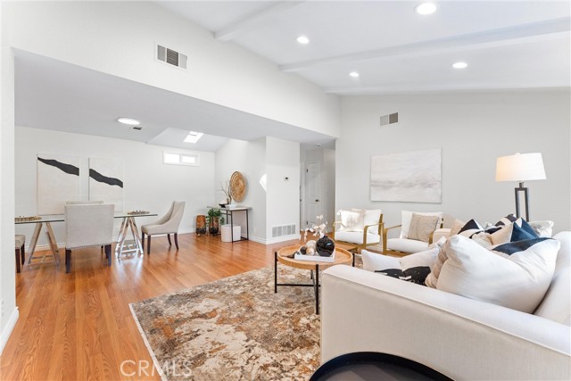 Detail Gallery Image 7 of 68 For 2544 Park Lake, Santa Ana,  CA 92705 - 2 Beds | 2 Baths