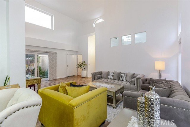 30030 Grandifloras Road, Canyon Country CA: https://media.crmls.org/medias/bc6d31c7-7306-4e03-8e64-21a52508e24b.jpg