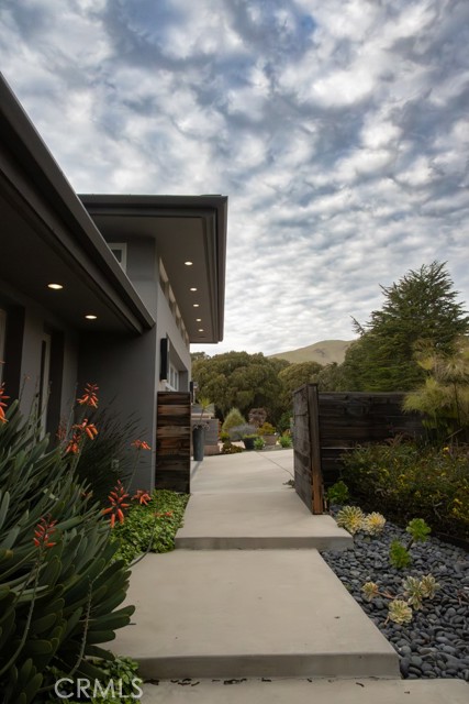 3020 Ironwood Avenue, Morro Bay CA: https://media.crmls.org/medias/bc6e4879-8a17-4495-860b-00980060f694.jpg