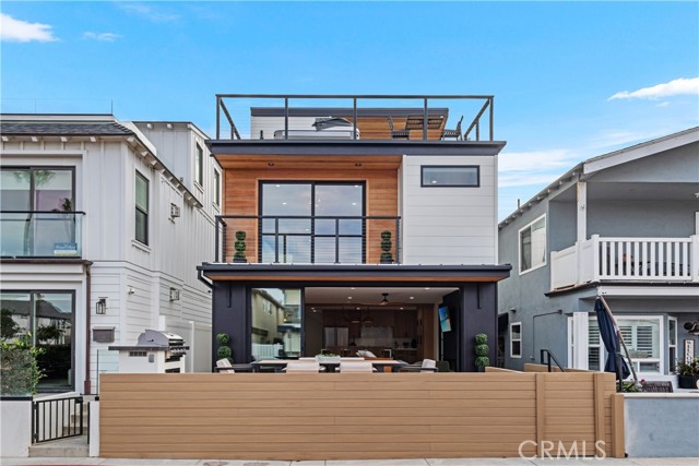 Detail Gallery Image 3 of 38 For 128 39th, Newport Beach,  CA 92663 - – Beds | – Baths