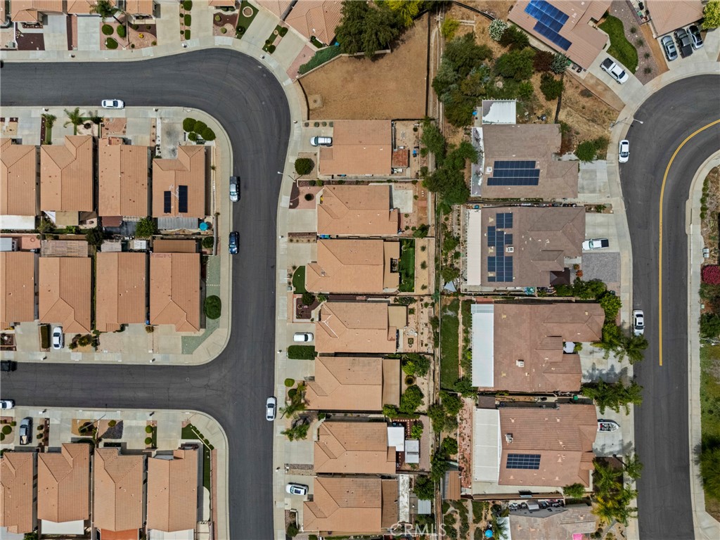 https://media.crmls.org/medias/bc6ece5f-caae-4072-a703-680b371b6baf.jpg?preset=X-Large