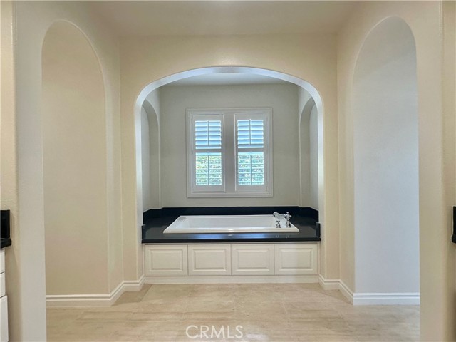 50 Winding Way, Irvine CA: https://media.crmls.org/medias/bc6f78f8-a4e5-4e00-ba12-4b27cef0ff86.jpg