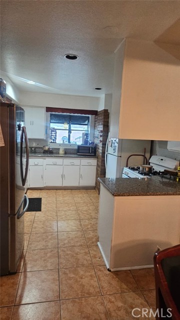 Detail Gallery Image 11 of 34 For 2313 Downie Pl, Santa Ana,  CA 92706 - 4 Beds | 2 Baths